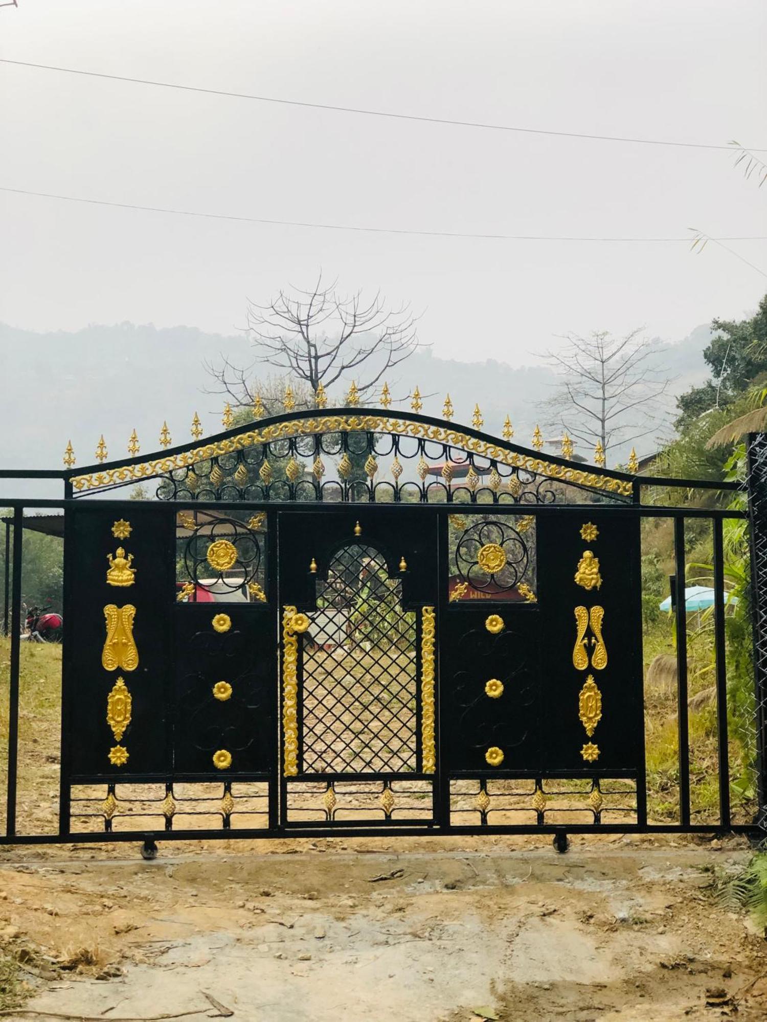 Into The Wild Pokhara Villa Kāskī Dış mekan fotoğraf